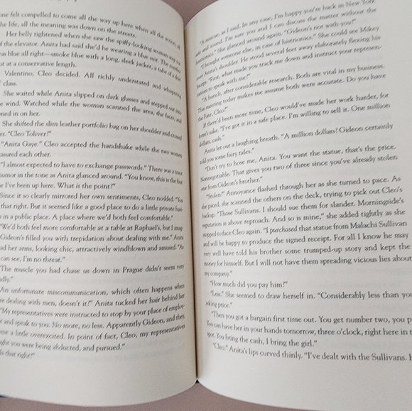 Nora Roberts "Three Fates" Hardback Book - Picture 5 of 7